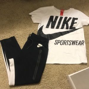 Nike tech joggers outfit T-shirt medium
